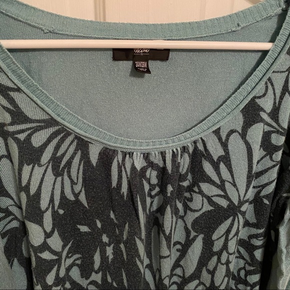 Lightweight Sweater - Picture 8 of 9